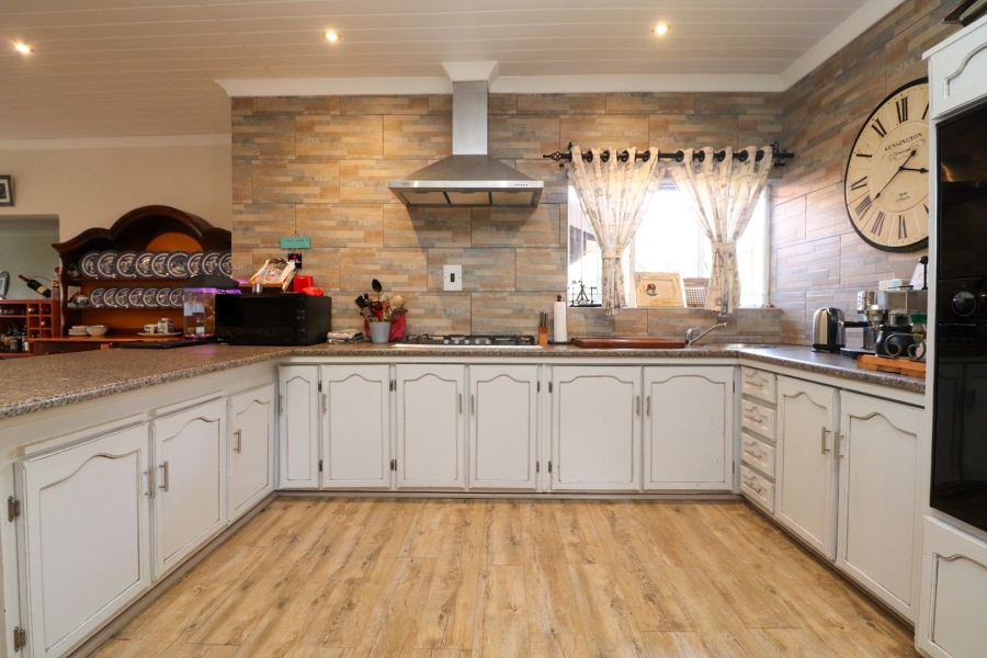 4 Bedroom Property for Sale in Doringkruin North West